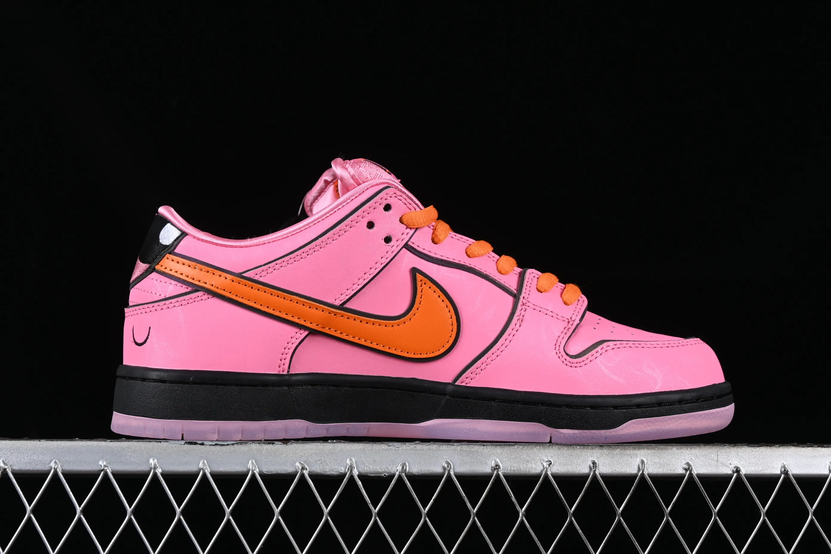 All Categories Nk SB Dunk Series Nk SB Dunk Low Low-top sneakers Pure original version The Powerpuff Girls x Nk SB Dunk Low Powerpuff Girls joint model Low-top casual sneakers FD2631-600